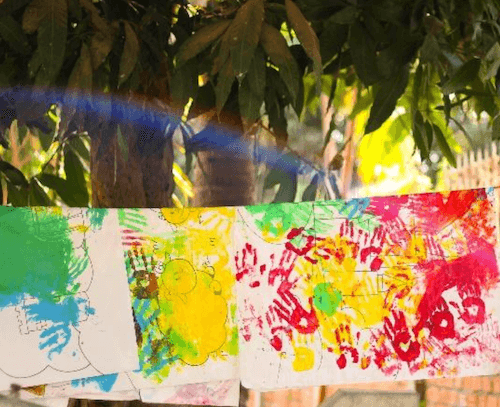 Dessins d’enfants affichés à Phnom Penh – 2019 – photo d’illustration