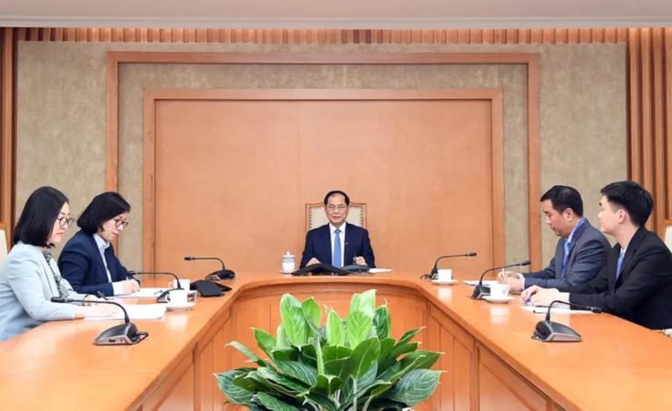 Appel téléphonique entre ministres : le renforcement des relations Vietnam-Turquie