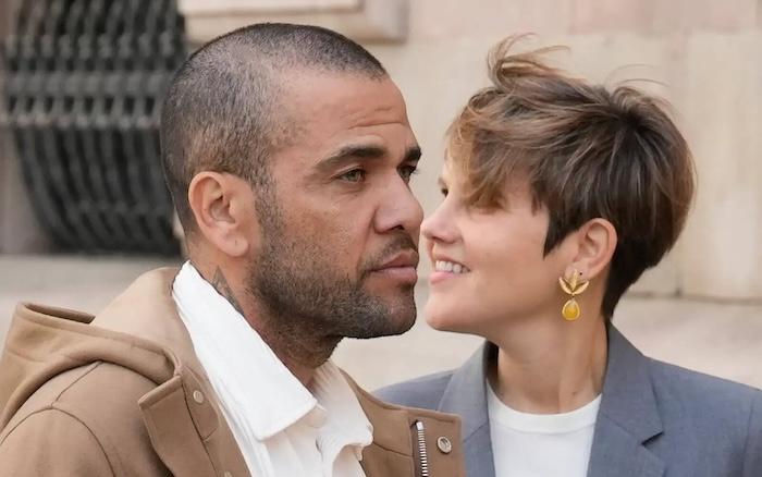 dani Alves avec son avocate Ines Guardiola à Barcelone