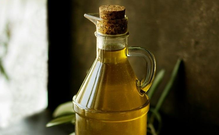 flacon d'huile d'olive jaune_0