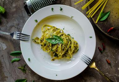 pates italiennes au pesto et parmesan