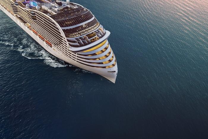 un ferry de msc croisières sur la mer
