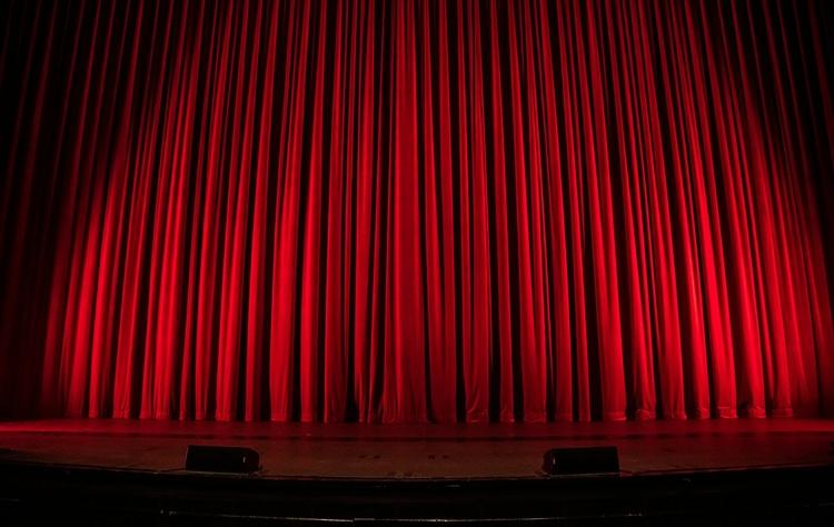rideau rouge de théâtre