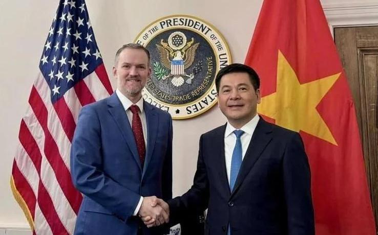 Vietnam et Etats-Unis: signature d’accords commerciaux de grande envergure