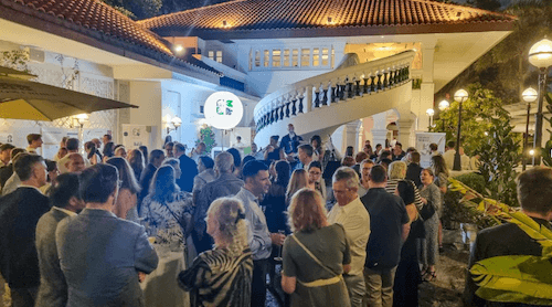 ©S.Male – Aperitif en terrasse au 1-Flower Hill