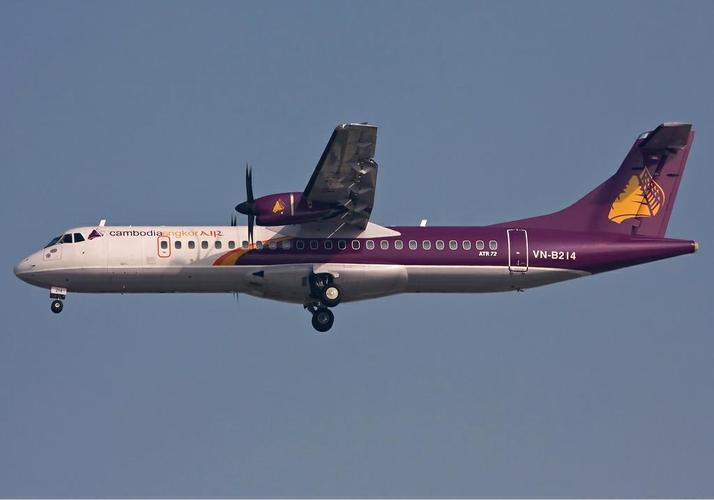 Cambodia_Angkor_Air_ATR_ATR-72-500_(ATR-72-212A)_Simon