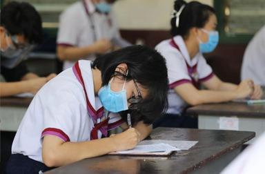 Bannissement des cours après 20h : freiner l’industrie du tutorat ?