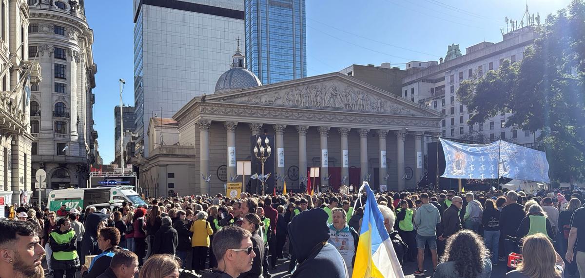 dernier hommage cathedrale buenos aires