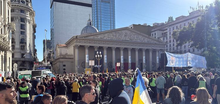 dernier hommage cathedrale buenos aires