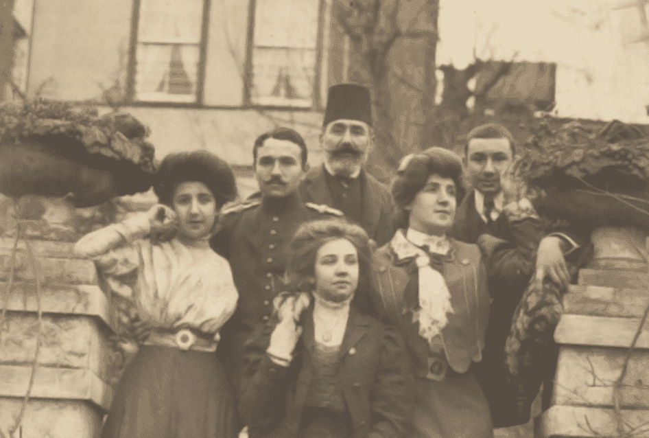 Portrait authentique des membres principaux de la famille Şakir Paşa à la fin de l’Empire ottoman