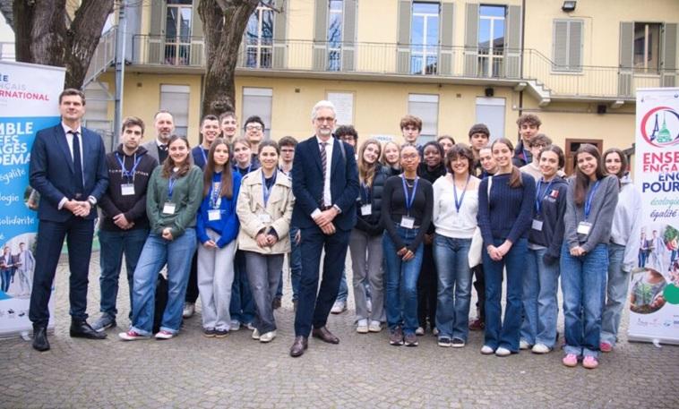groupe d'élèves lycée français d'Italie