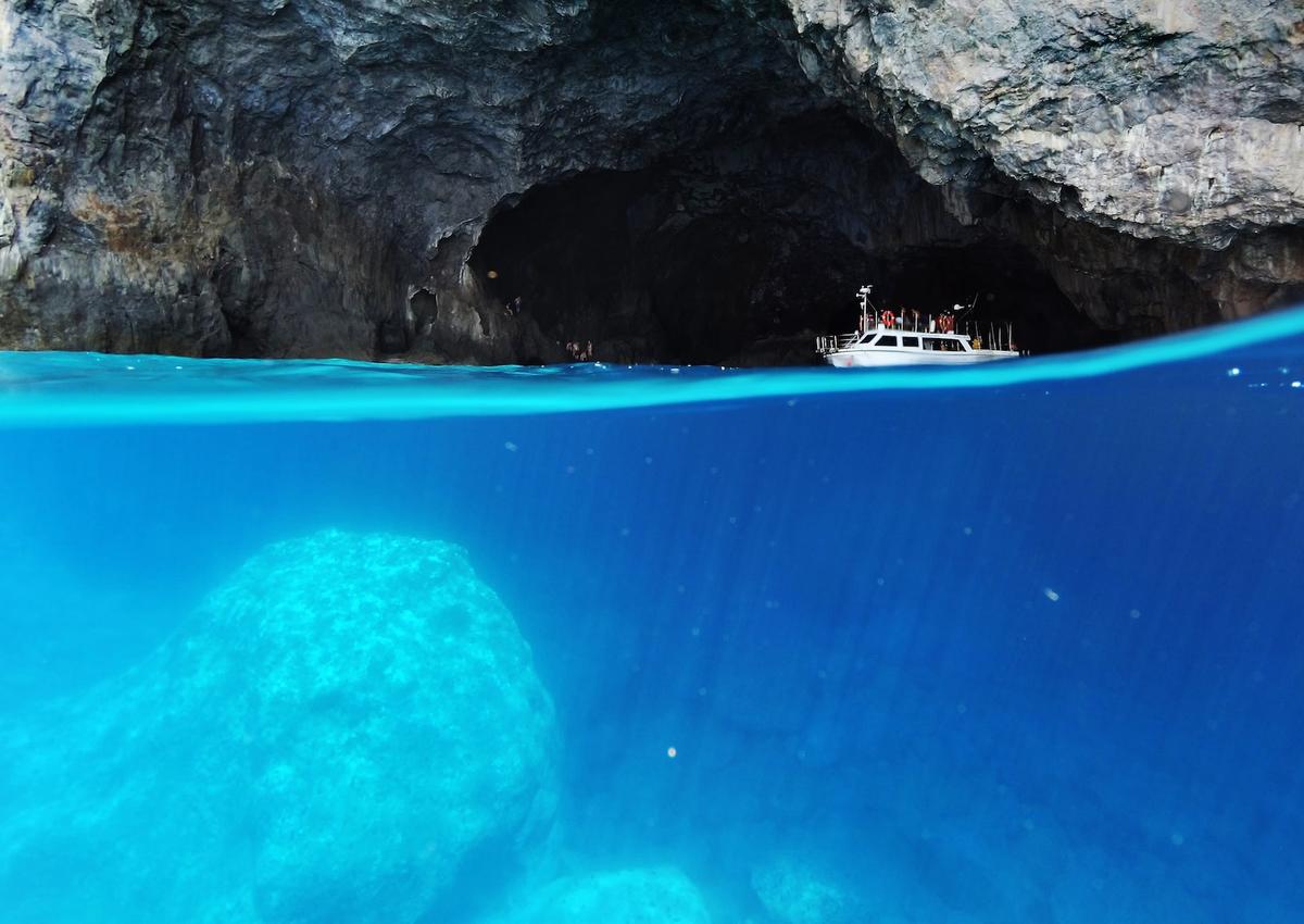 photo-1540941399530-9779ad439ff6 - copie