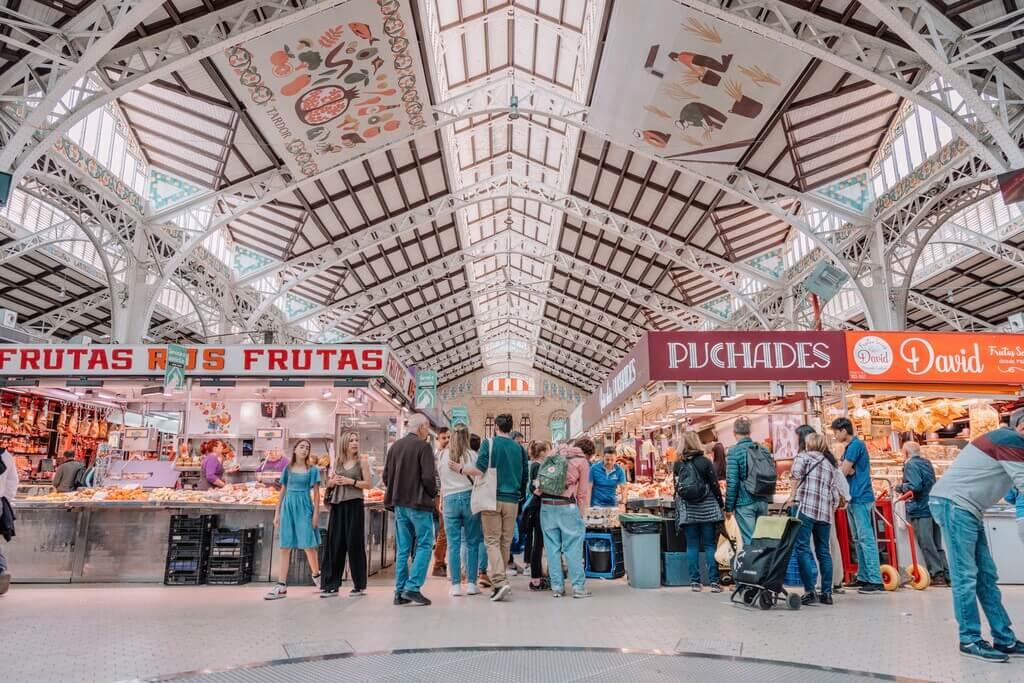 intérieur art deco du marché central de valence