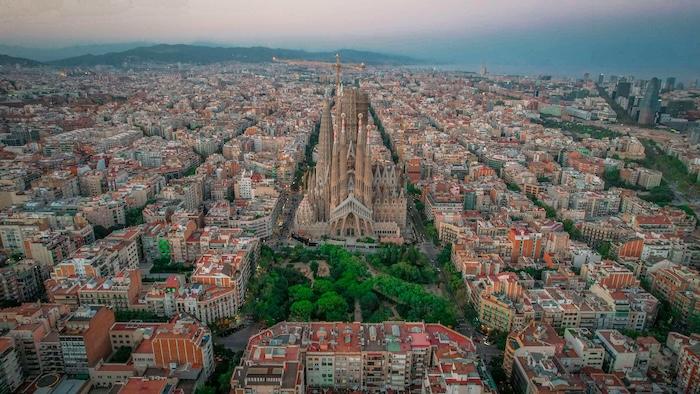 Barcelone et sagrada famila vues du ciel