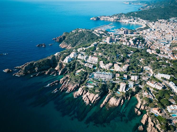 photo aérienne de la costa brava