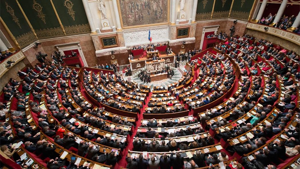 une-seance-dans-l-hemicycle-de-l-assemblee-nationale
