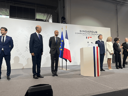 Le Président s’adressant à la communauté française à l’IFS