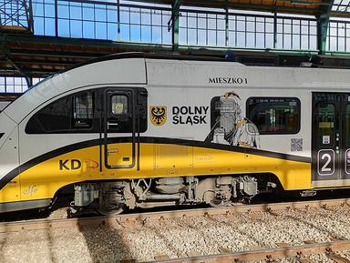 Lower_Silesian_Railway_train_in_Legnica_2 Auteur : Djox855