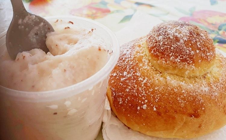 granita avec brioche en italie