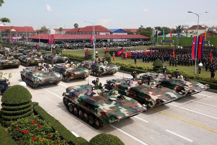 parade militaire cambodgienne