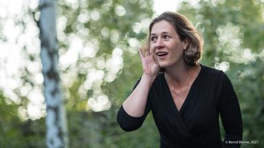 portrait de sandra lugbull cheffe de choeur à berlin