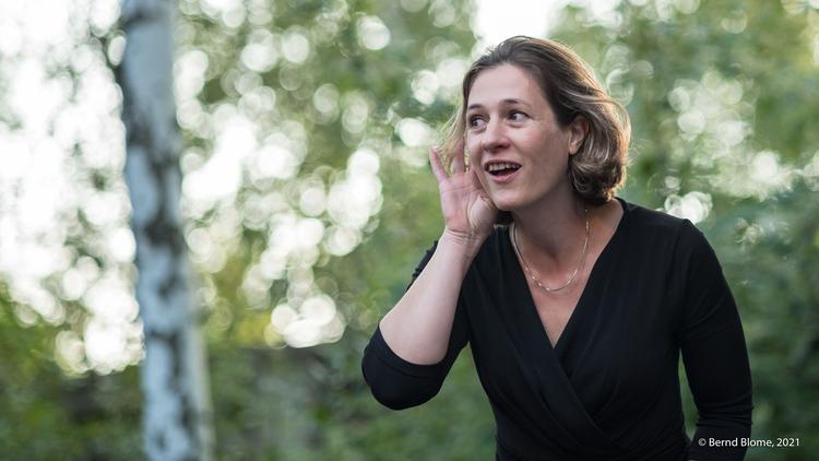 portrait de sandra lugbull cheffe de choeur à berlin