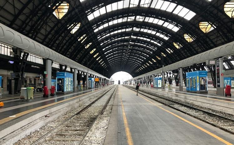 quai d'une gare en Italie