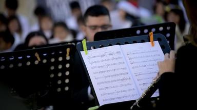 une partition jouée par un orchestre valencien