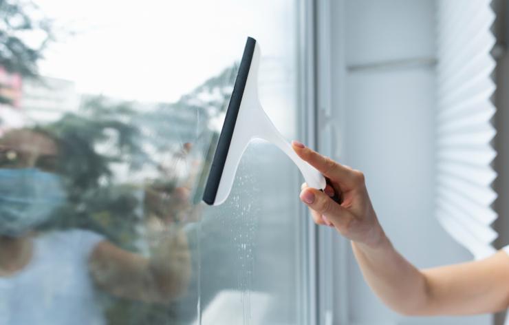 Ces 5 erreurs que tout le monde fait avec ses vitres et qui coûtent cher à long terme
