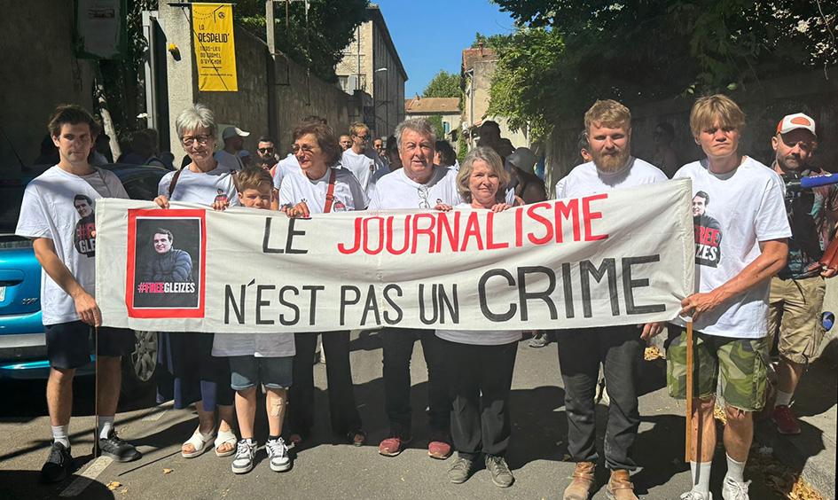 Marche pour le journaliste Christophe Gleizes, banderole "le journalisme pas un crime"