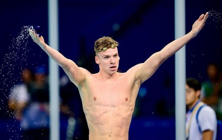 Léon Marchand, se concentre sur le 4 nages à Singapour