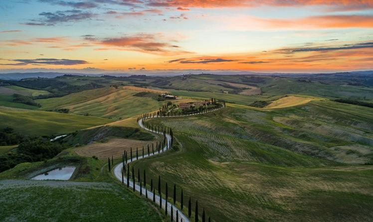 paysage de collines en toscane en Italie