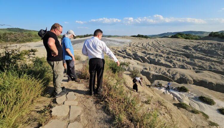 Large-Mud-Volcanoes-9-750x430