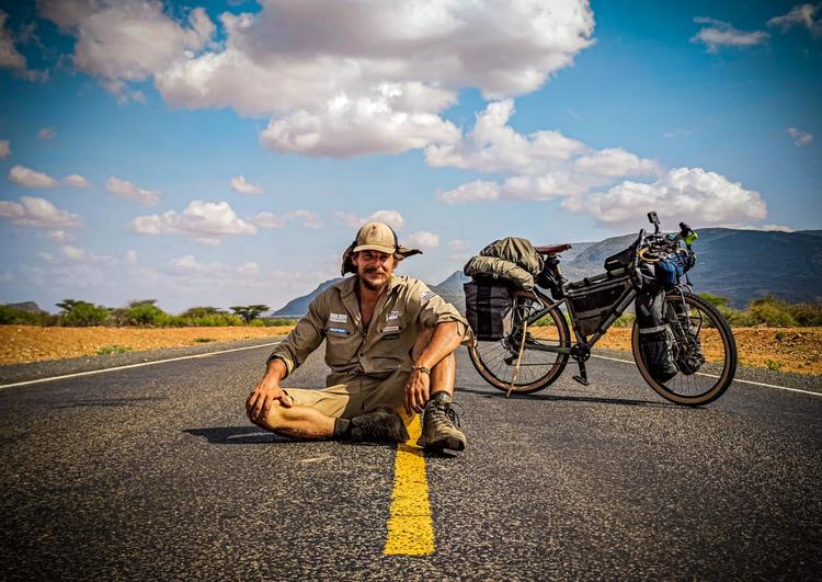 Photo de Yann avec son vélo