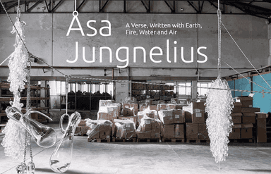 Œuvre en verre d’Åsa Jungnelius présentée au Pera Museum dans l’exposition A Poem Written with Earth, Fire, Water, and Air en 2025