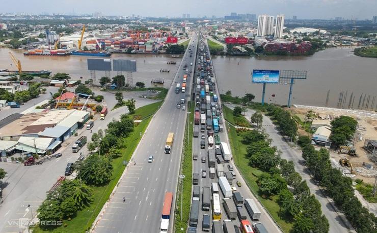 Autoroute bouchée à Ho Chi Minh Ville