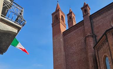 église et drapeau italien