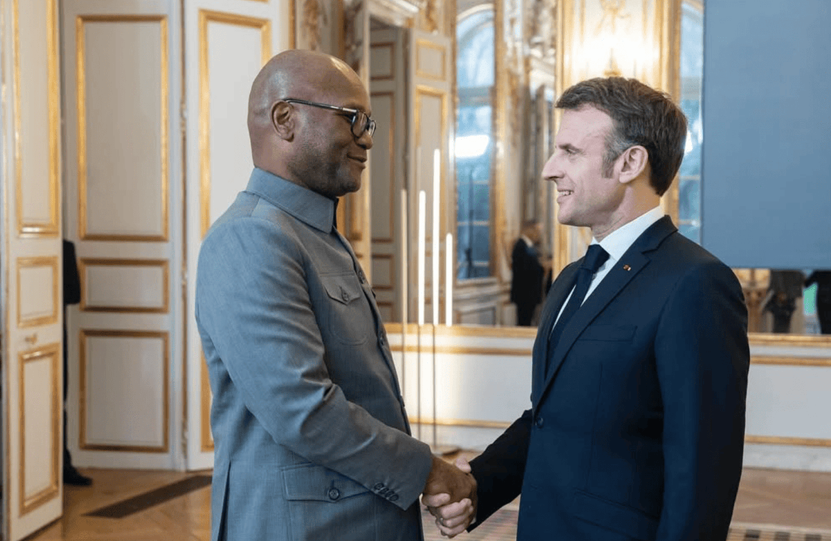 Photo de l'ambassadeur d’Afrique du Sud et du président de la république