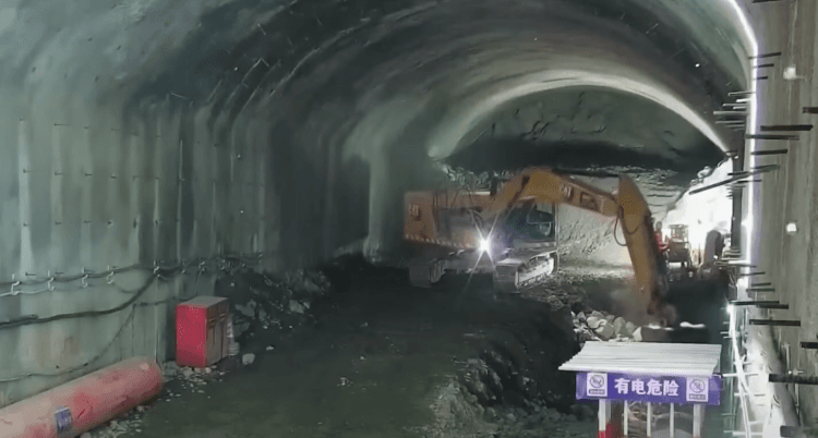Construction du nouveau plus grand barrage hydroélectrique du monde sur le fleuve Yarlung Tsangpo
