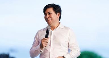 Vincent Delsol et son éternel sourire accroché au visage lors de l’inauguration d’un événement dans le resort qu’il dirige