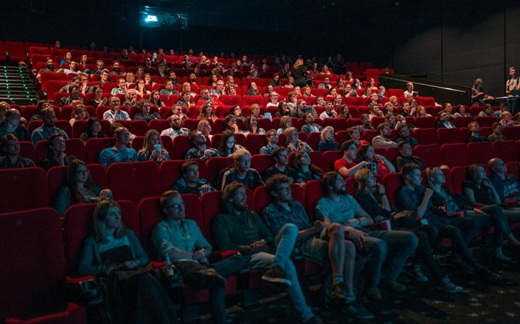 public dans une salle de cinéma