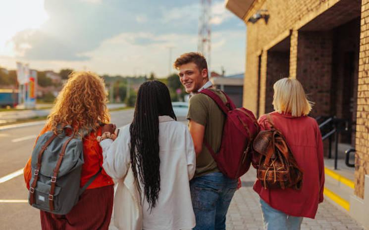 Paris School of Business : la grande école de commerce qui séduit les jeunes expats