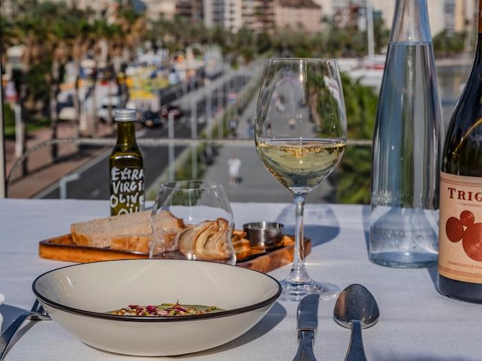 plat avec vue sur alicante capitale espagnole de la gastromie 2025