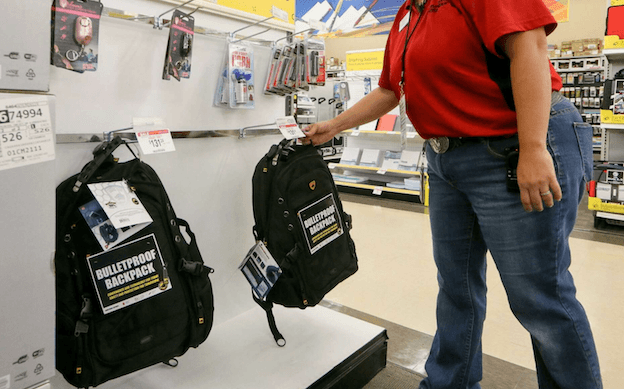 Aux États-Unis, des cartables blindés pour préparer la rentrée scolaire