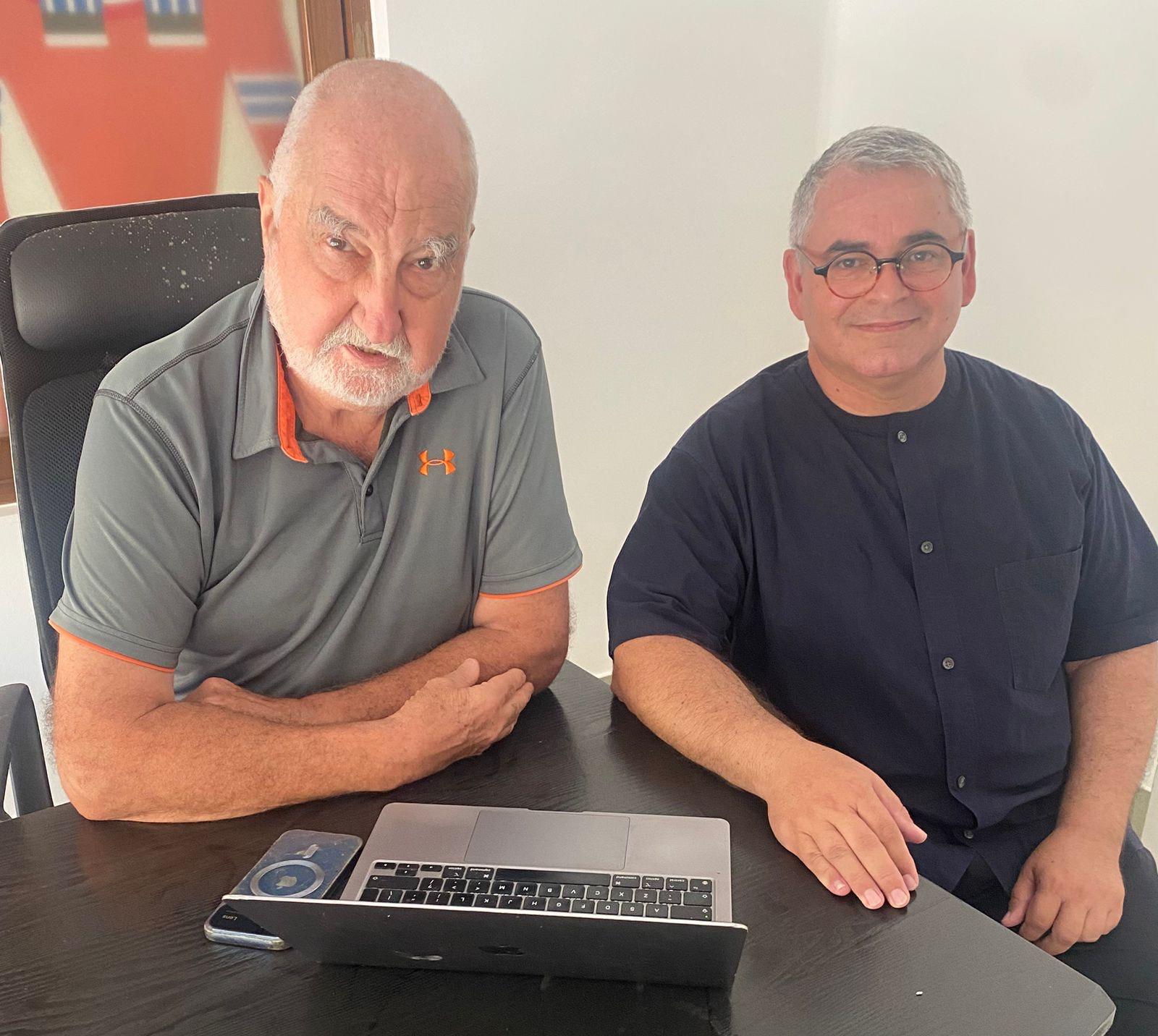 image hommes tribunes sept 2025