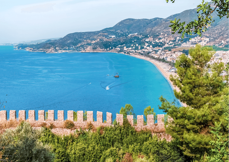 Plage Kleopatra à Alanya en Turquie, labellisée Pavillon Bleu en 2025