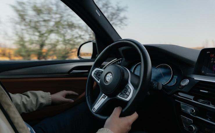 Préparer son retour en France : gérer son malus et son assurance auto