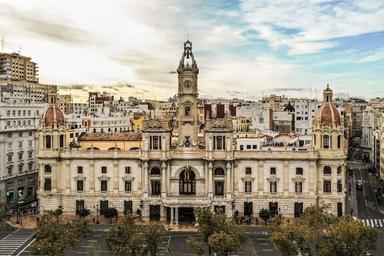 palais de la generalitat à valencia en alerte rouge