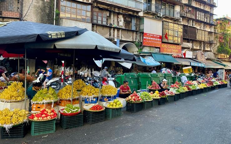 Au Vietnam, les marchés traditionnels perdent du terrain