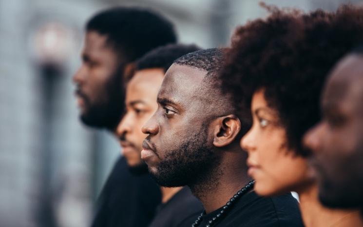 être noir et métis au RU ça implique quoi ?